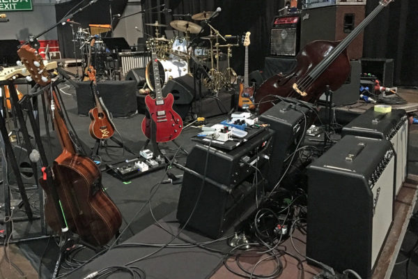 Backline preparado para Van Morrison, WiZink Center, Madrid, diciembre 2017.